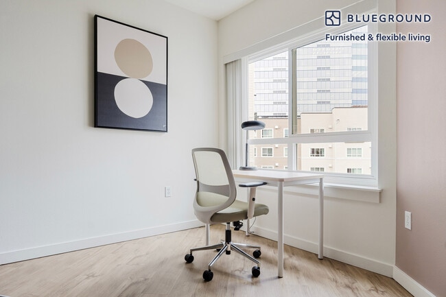 Photo - 362 Bellevue Way NE Unit SI FL5-ID974