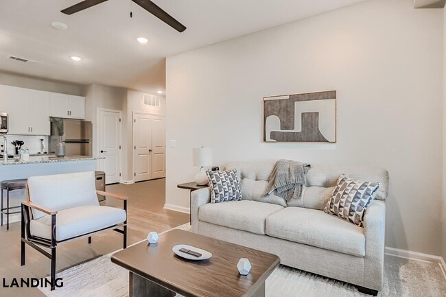 Building Photo - 1650 Harris Hill Rd Unit 05-5305