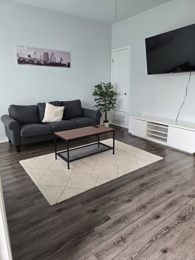 Building Photo - 2204 San Gabriel St Unit ID1318675P