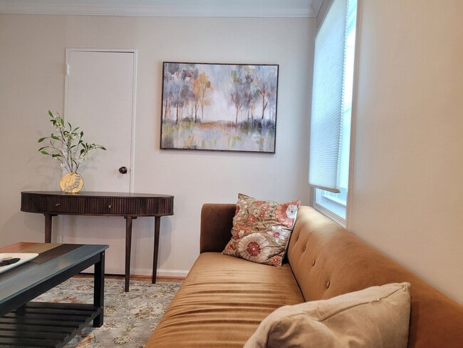 Photo - 2028 Pimmit Dr Unit SI ID1473419P