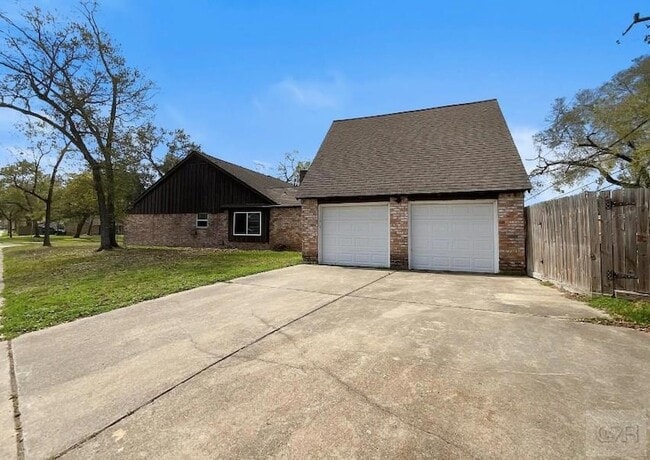 Photo - 443 Bayou View Dr