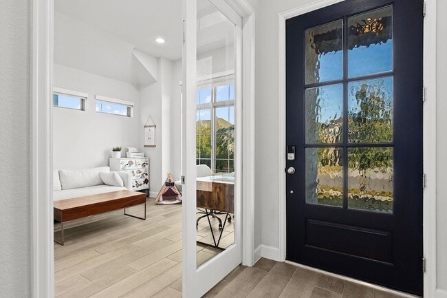 Photo - 1909 Sir Nathaniel Ln