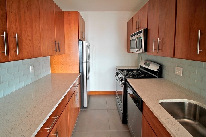 Floor Plan - fron1Tk