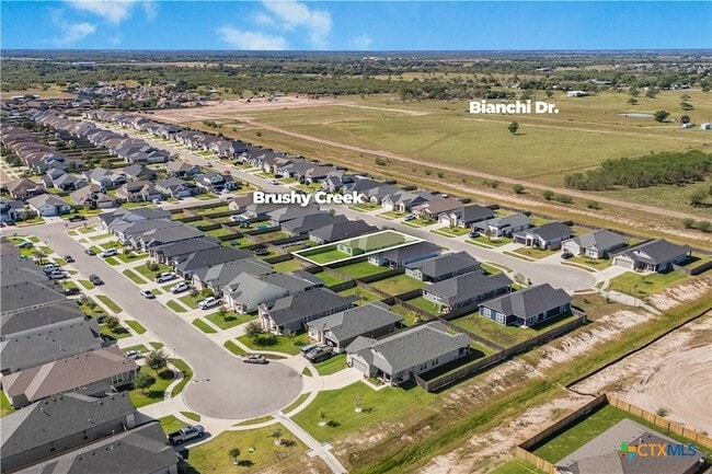 Photo - 412 Brushy Creek