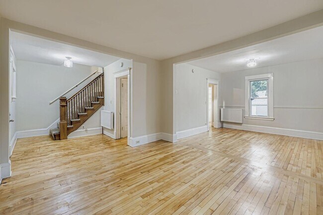 Photo - 2939 Russell Ave N