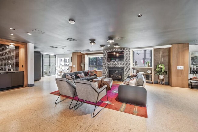 Photo - 315 J St Unit SI ID1382877P