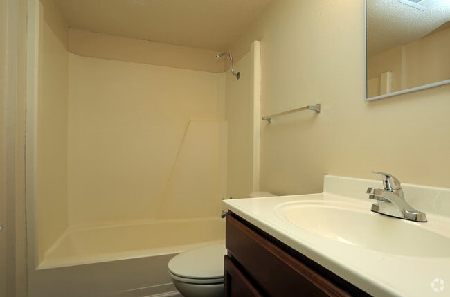 Photo - Woodlawn Park Apartments