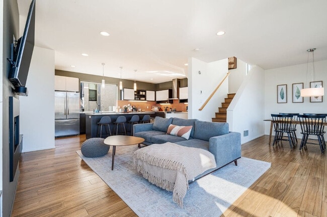 Photo - 2323 W Crockett St Unit SI ID1471260P