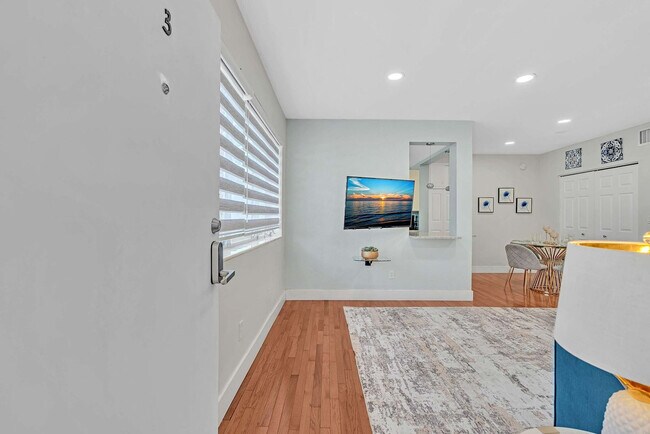 Photo - 10004 E Bay Harbor Dr Unit SI ID1527173P