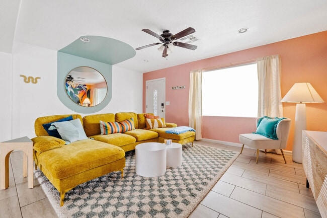 Building Photo - 1101 E Ruth Ave Unit ID1018187P