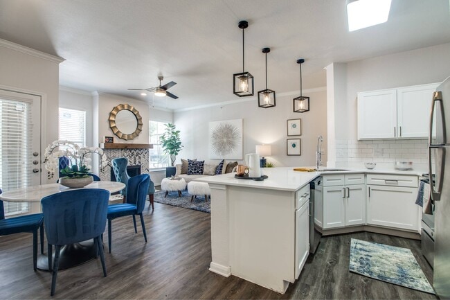 Building Photo - The Brook TX