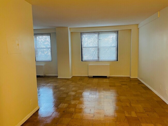 Photo - 201 St Pauls Ave