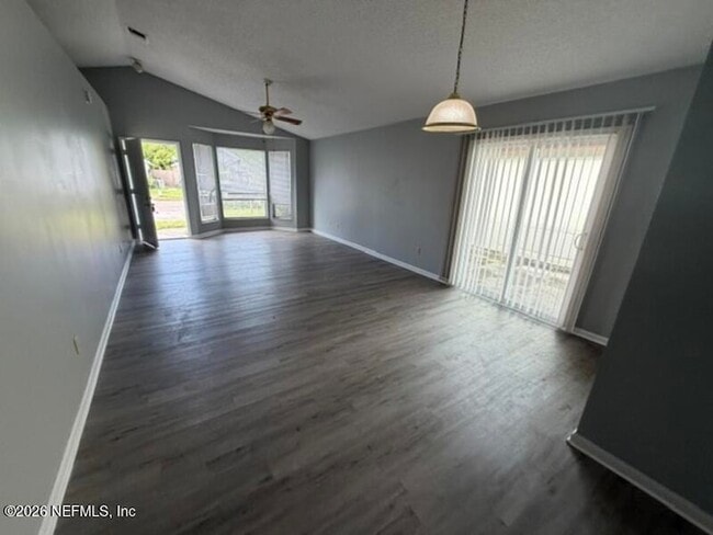 Photo - 5061 Knightsbridge Cir N