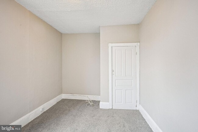 Photo - 201 N 59th St