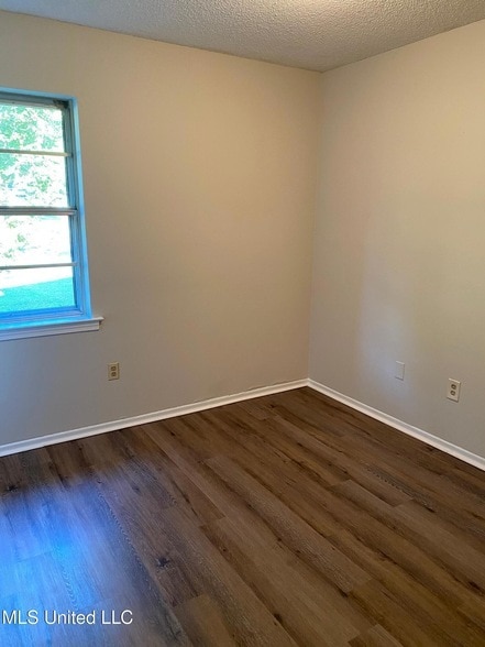 Photo - 5630 Crestwood Dr