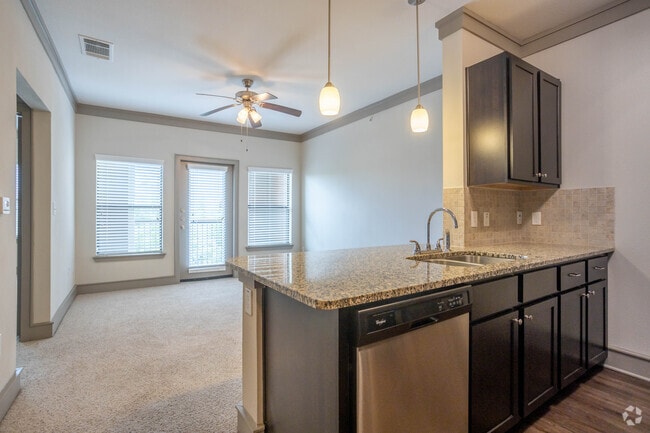 1 BR, 1 BA - 661 SF - Alden Park Kingsland
