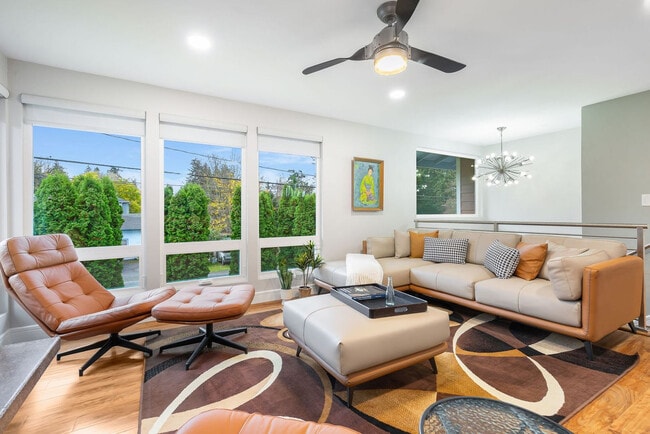 Building Photo - 2404 SW 104th St Unit ID1299304P