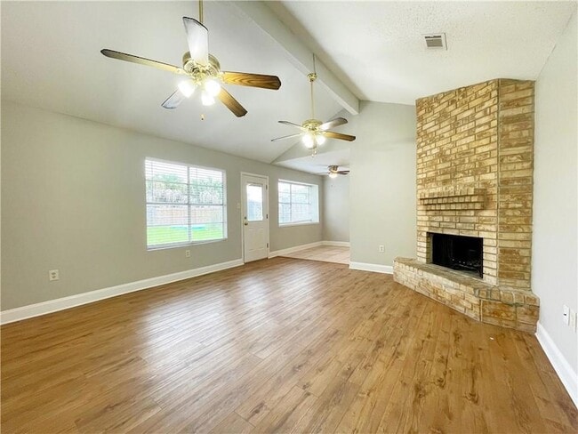 Photo - 301 Somerset Dr