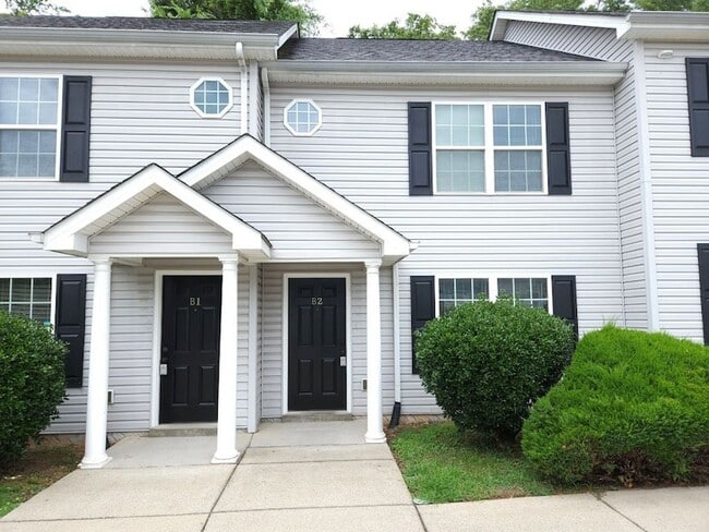 Building Photo - 705 Crestland Ave Unit B2