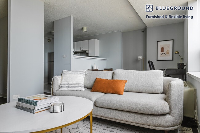 Photo - 445 E Ohio St Unit SI FL31-ID1122