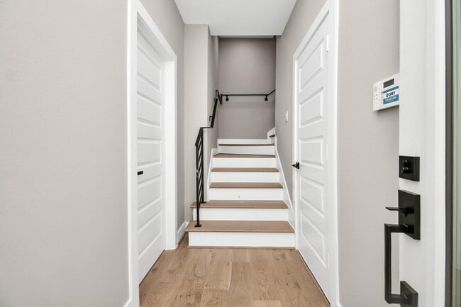 Photo - 316 Thornton Rd