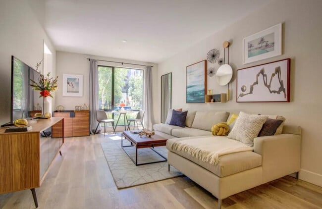 Building Photo - 251 Brandon St Unit ID1280558P