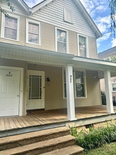 Photo - 407 Colville St