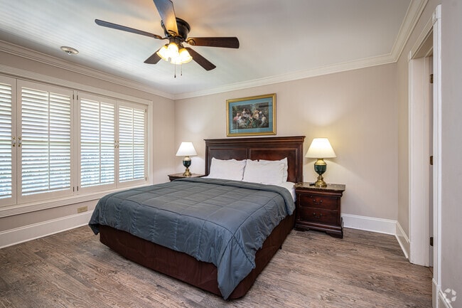 1BR, 1BA - 750SF - Bedroom - La Plaza Apartments - Fully Furnished