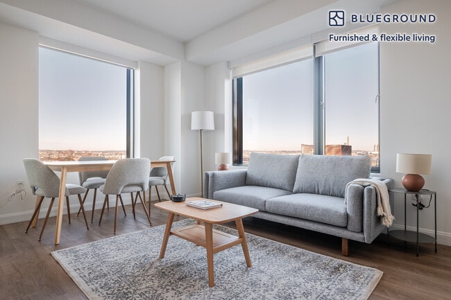 Building Photo - 151 N First St Unit FL11-ID1293