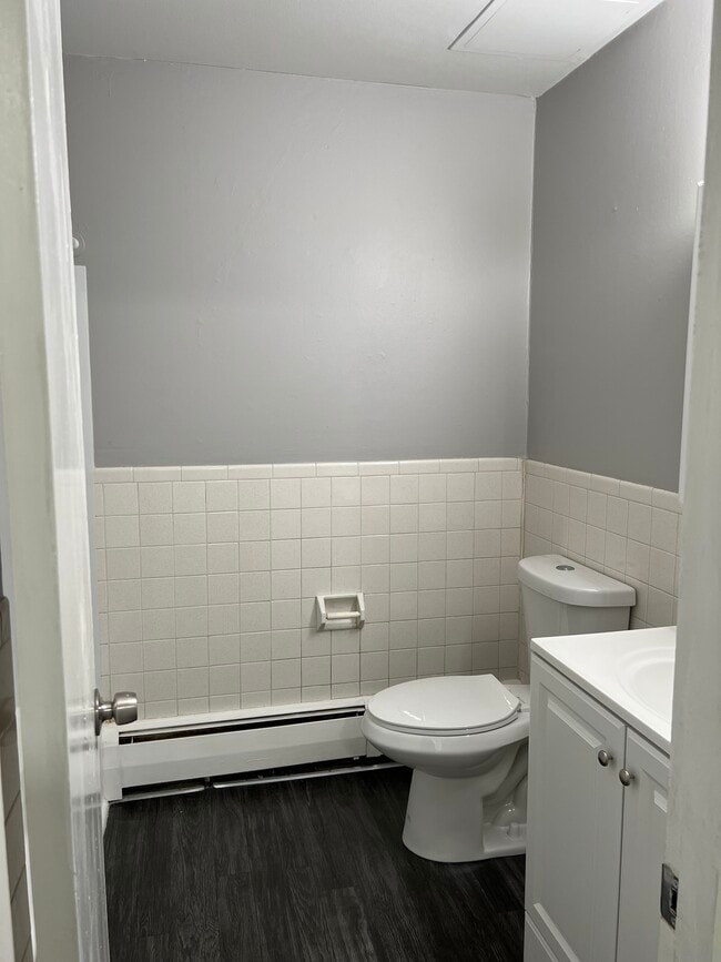 Photo - Winthrop Court Apartments