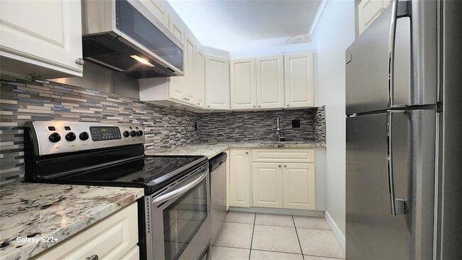Photo - 555 SE 8th St Unit 151