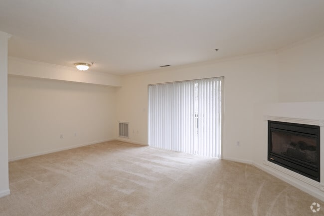 Living Room - Forest Heights Apartments