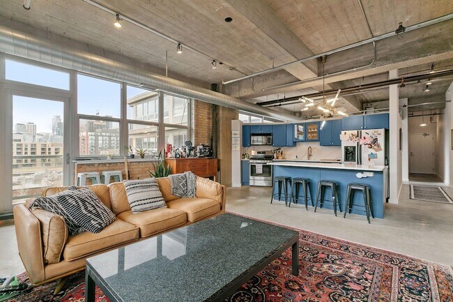 Photo - 901 N 3rd St