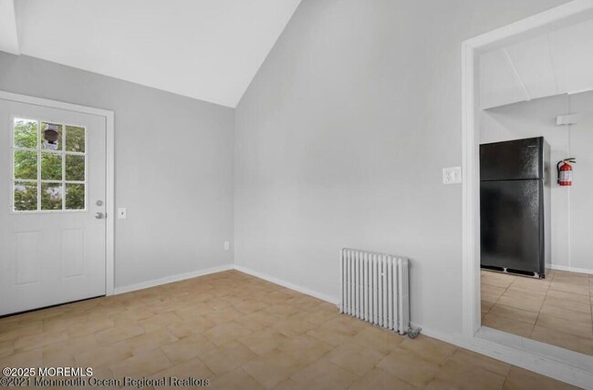 Photo - 146 James St