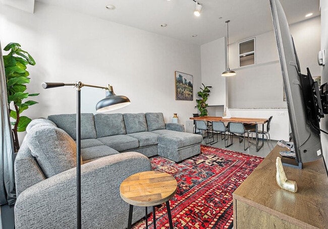 Photo - 160 E Berkeley St Unit SI ID1343273P