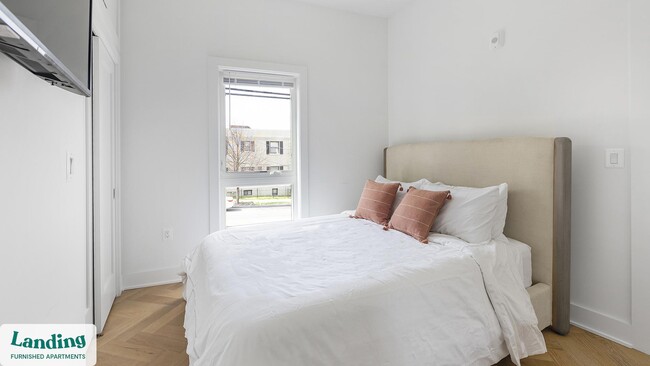 Building Photo - 3743 12th St NE Unit 8