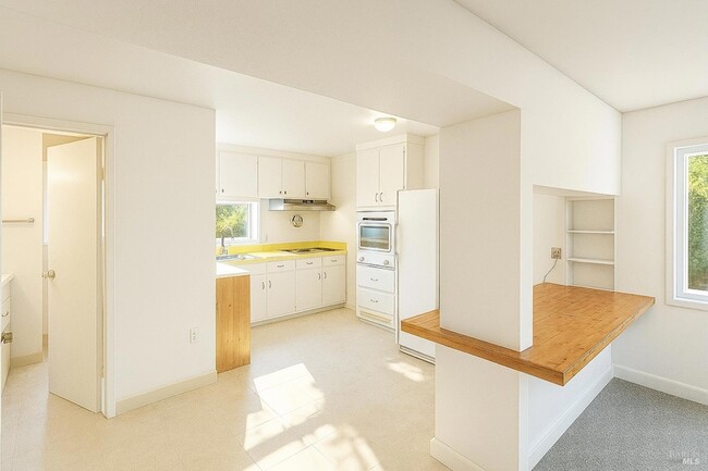 Photo - 34 Sunrise Ave Unit B