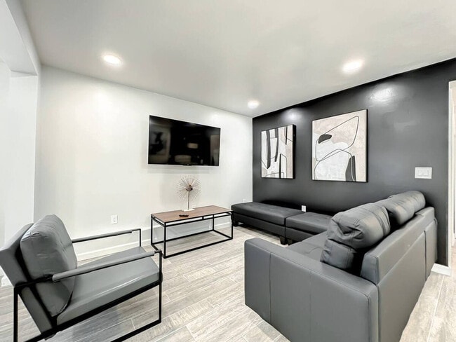 Photo - 173 S Orange Ave Unit ID1287552P