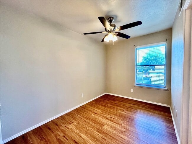 Photo - 2526 W Prairie St Unit 205