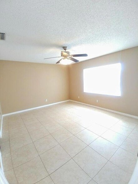 Photo - 925 SE Albatross Ave