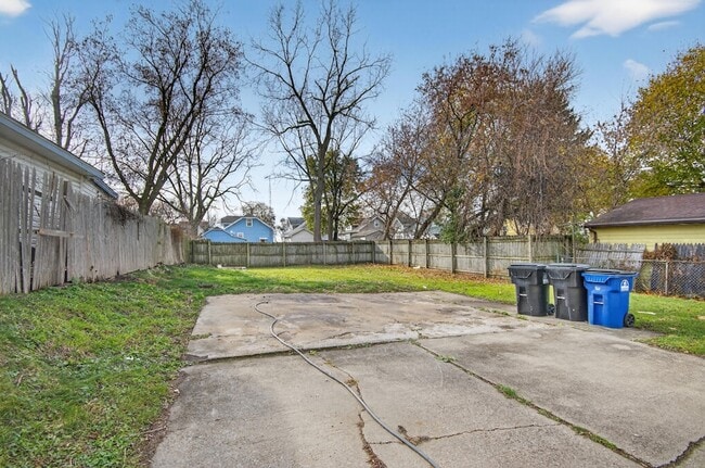 Photo - 1927 Harriet St