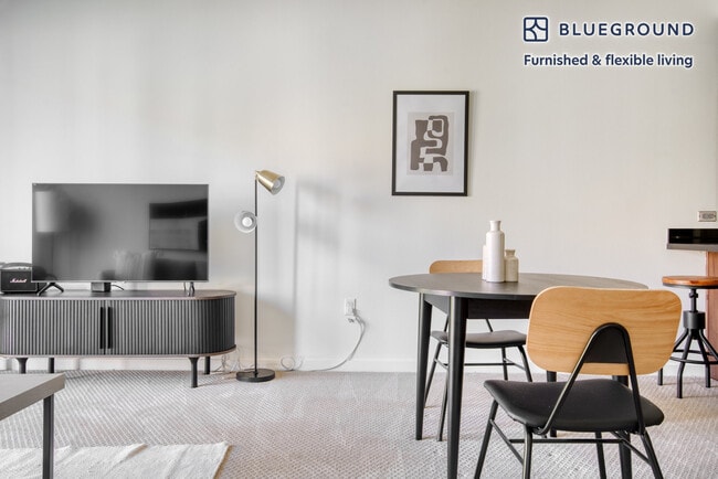 Photo - 388 Santana Row Unit FL4-ID825