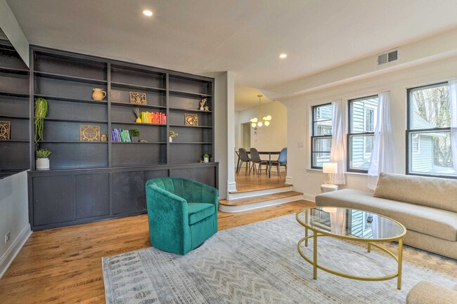 Photo - 1129 Augusta St Unit ID1305572P