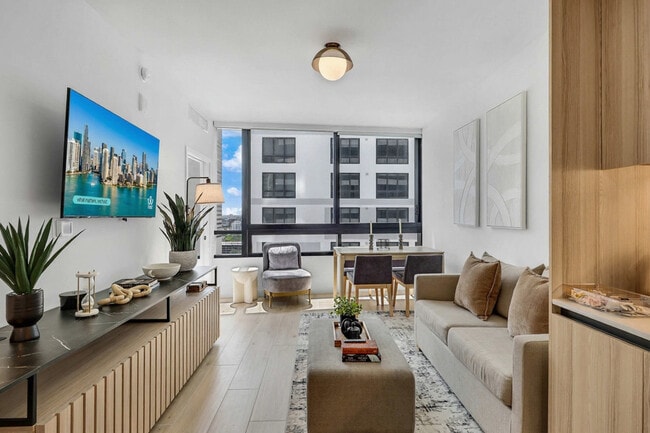 Building Photo - 225 N Miami Ave Unit SI FL22-ID1520187P