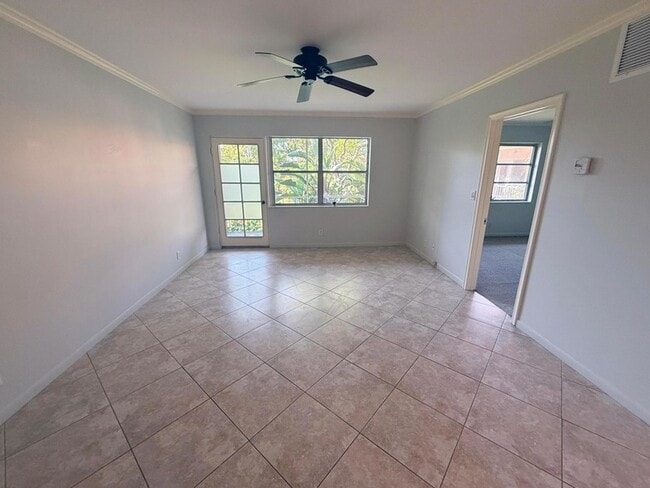 Photo - 136 NE 19th Ct Unit 220F