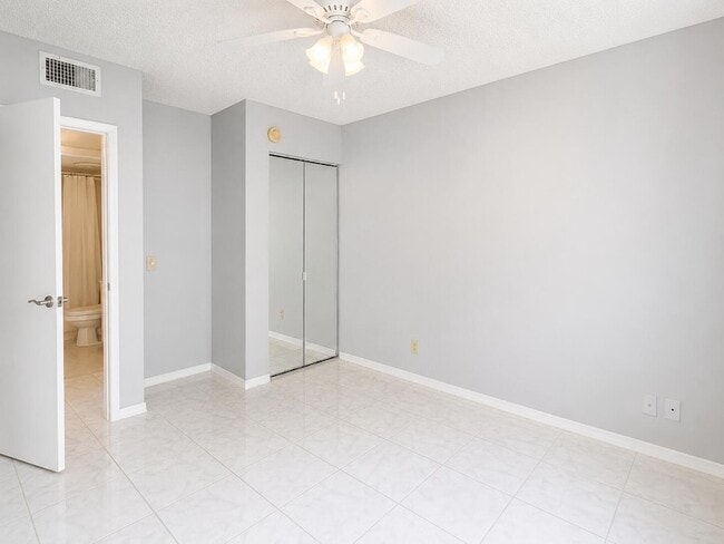 Photo - 1995 SW Silver Pine Way Unit 119-D1