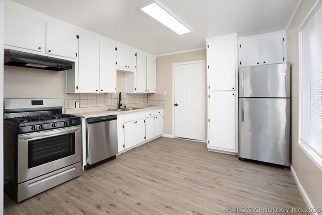 Photo - 624 East 28th St N
