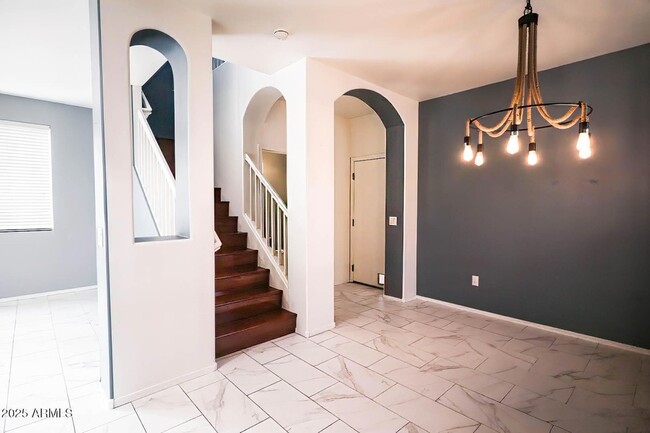 Photo - 207 W Mountain Sage Dr