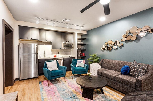 Building Photo - 611 Commerce St Unit ID1267075P