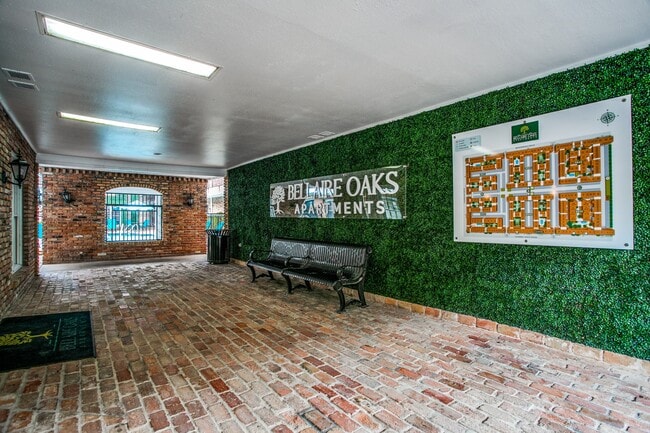 Photo - Bellaire Oaks Apartments